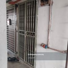 Flat 4th floor for sale @ Taman merak jaya @ Simpang Ampat