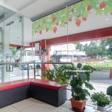 4 star review hotel with lift n F&B 