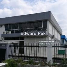 One and a half Semi-D Factory for Rent