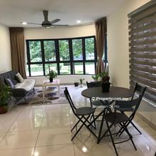 Very nice well maintain Freehold unit. Short walk LRT