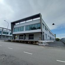 Freehold corner 2 story shop for Sale !