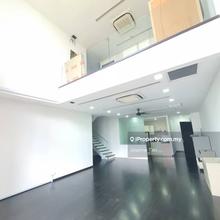Duplex with double volumn ceiling and balcony facing klcc