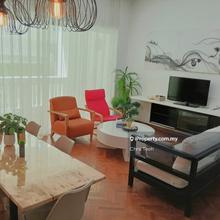 Fully furnished with absolute move-in condition!