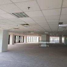 Walking distance to Ara Damansara LRT Station. Good facilities.