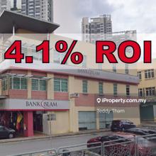 Corner 2 storey Shop, ROI 4.1%, Facing Main Road, 2 Car Parks, 4100 sf