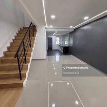 Johor Jaya/ 2 Storey Low Cost/ 14x52 Intermediate / Unblock View 