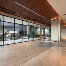 Small Retail in Office Tower for Rent