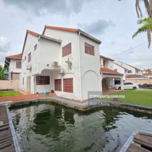 Beautiful Bungalow Guarded Gated Community Strategic Location Freehold