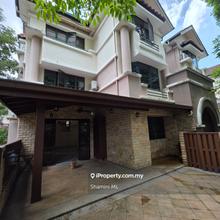 Corner Ground Floor Unit with Big Yard & Green Surroundings