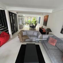 2.5 storey renovated terrace @ guarded road federal hill 