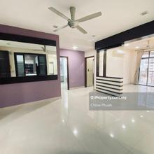 Diamond Residences Freehold condo nearby primary and secondary school