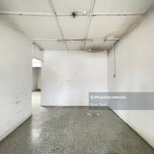 Endlot w/ Land, Spacious Kitchen, 5 Carpark, Non Bumi, Wide Road