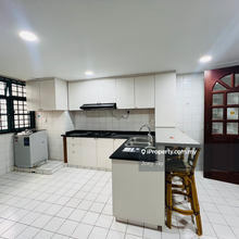 New refurnish 4 bedrooms condo at permas 