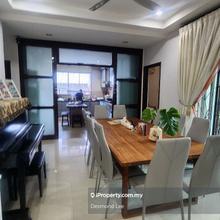 Tmn Impian Emas double storey Corner house for sale