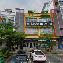 Walking distance to Help Univesity 