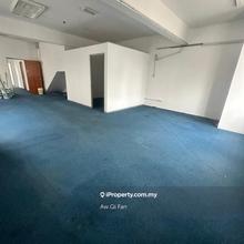 End Lot 1st floor office for rent 