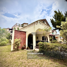 A Park-View Double-Storey Bungalow in Minden Heights