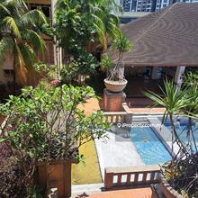 Mid floor corner unit greenery tree top view