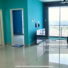 Permas 2 bedroom with new painting , ready to move in