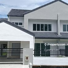 Newly Renovated Semi Detached @ Tabuan Park