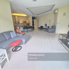 Spacious and airy unit with greenery view