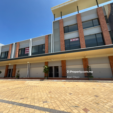 New Townsquare Shoplot Facing Main Road