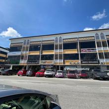 3 Storey Shoplot for Sale in Tunjung