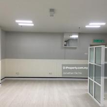Very nice well maintain nice open view unit