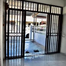 Terrace house for Sale