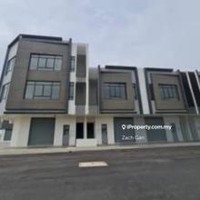 Heart of the Bandar Rimbayu.. High traffic area for business !