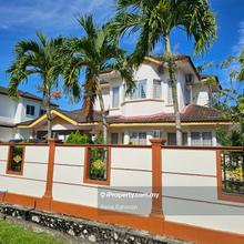 Non Bumi Renovated Bungalow, well kept