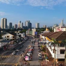 Jalan Telawi 2