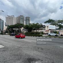 Main road Frontage @ Jalan Tun Razak for rent!