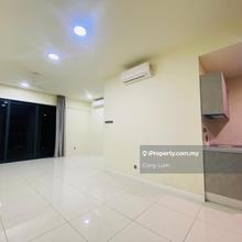 Unit comes with fridge and washing machine, super good unit condition!