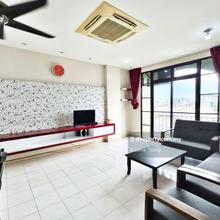 Pleasant Court Apartment - Opposite City one / Galacity 