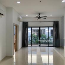 Very Limited Facing Inner Nice Unit, Big Size Soho 1066sqft, 2 rooms