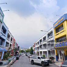 Freehold / Hot Commercial Area ( 3 Storey Shop ) Bandar Menjalara