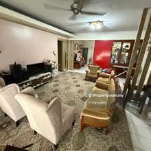 Villa Lagenda Condominium, Corner Unit