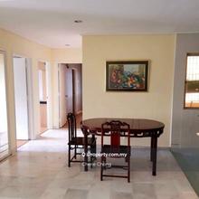 Robson Heights Condominium Side By Side Unit Easy Access To Town