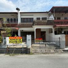 Next to Jalan Gunung Rapat, Walking distance to Eateries, Pasar Malam