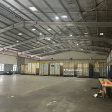 Warehouse with Mezzanine Office