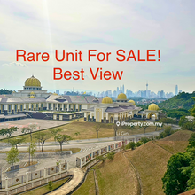 Rare unit for sale. Motivated seller. Low density. Bright unit