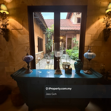 Glenmarie court luxury Bungalow with nice courtyard and swimming pool