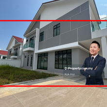 Mount Austin 2 Storey Cluster Corner @ Austin Mutiara!