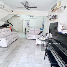 Well kept condition to move in 