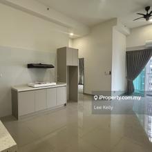 Partial Furnished 3 Bedrooms 2 Bathrooms 2 Car Parks, Near LRT MRT PJ