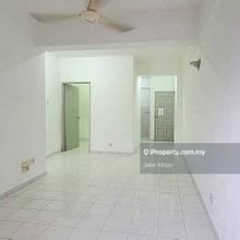 Cheapest!! taman desa relau 2, 700sqft, 1cp, new repaint, low floor