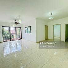 Lower floor, selling below bank value. View to appreciate, thank you.