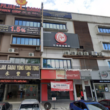 4 Storey Shop for Rent