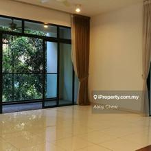 Next to Conlay MRT. Walking distance to KLCC and Pavilion. 